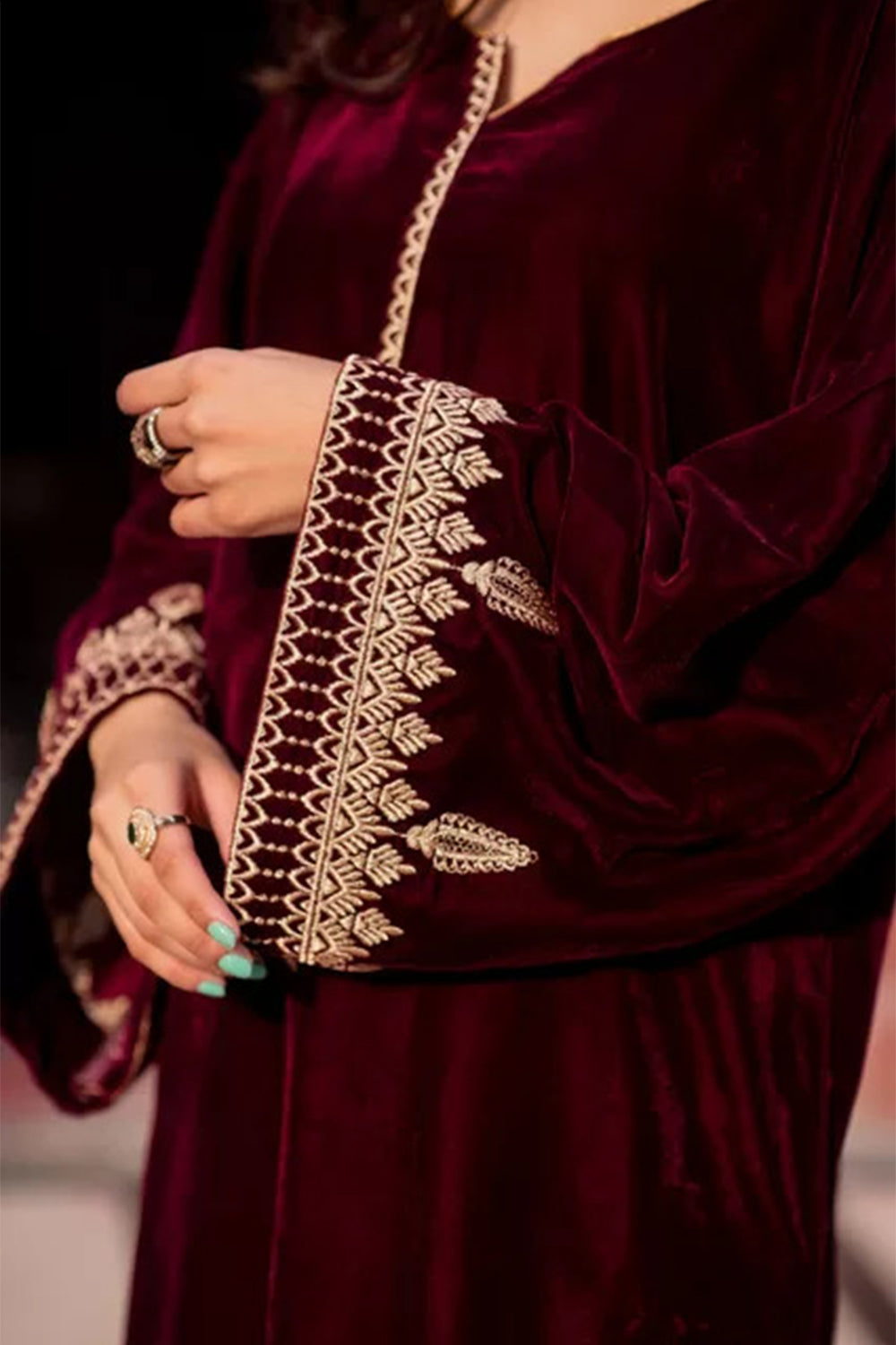 Maroon Velvet Zari Embroidered Palazzo Suit